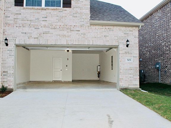 3rd image of 505 Willowmore Dr