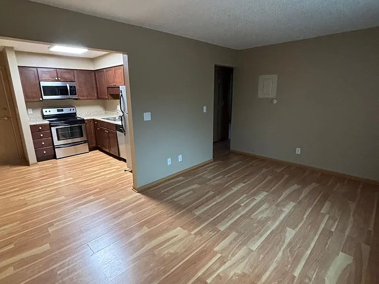 730 Michael St — Photo 4