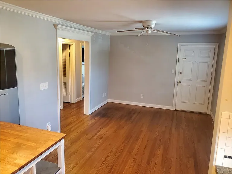 1042 Saint Charles Ave NE #6 — Photo 3