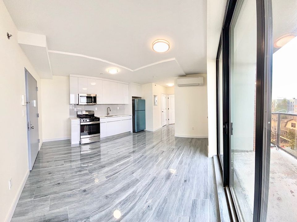 1st image of 1705 E 17th St #26