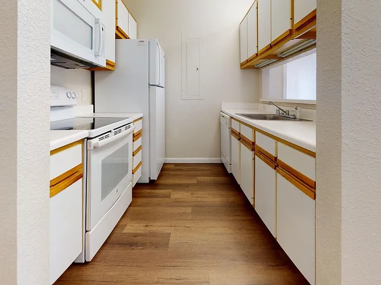 515 Parkway #201 — Photo 11