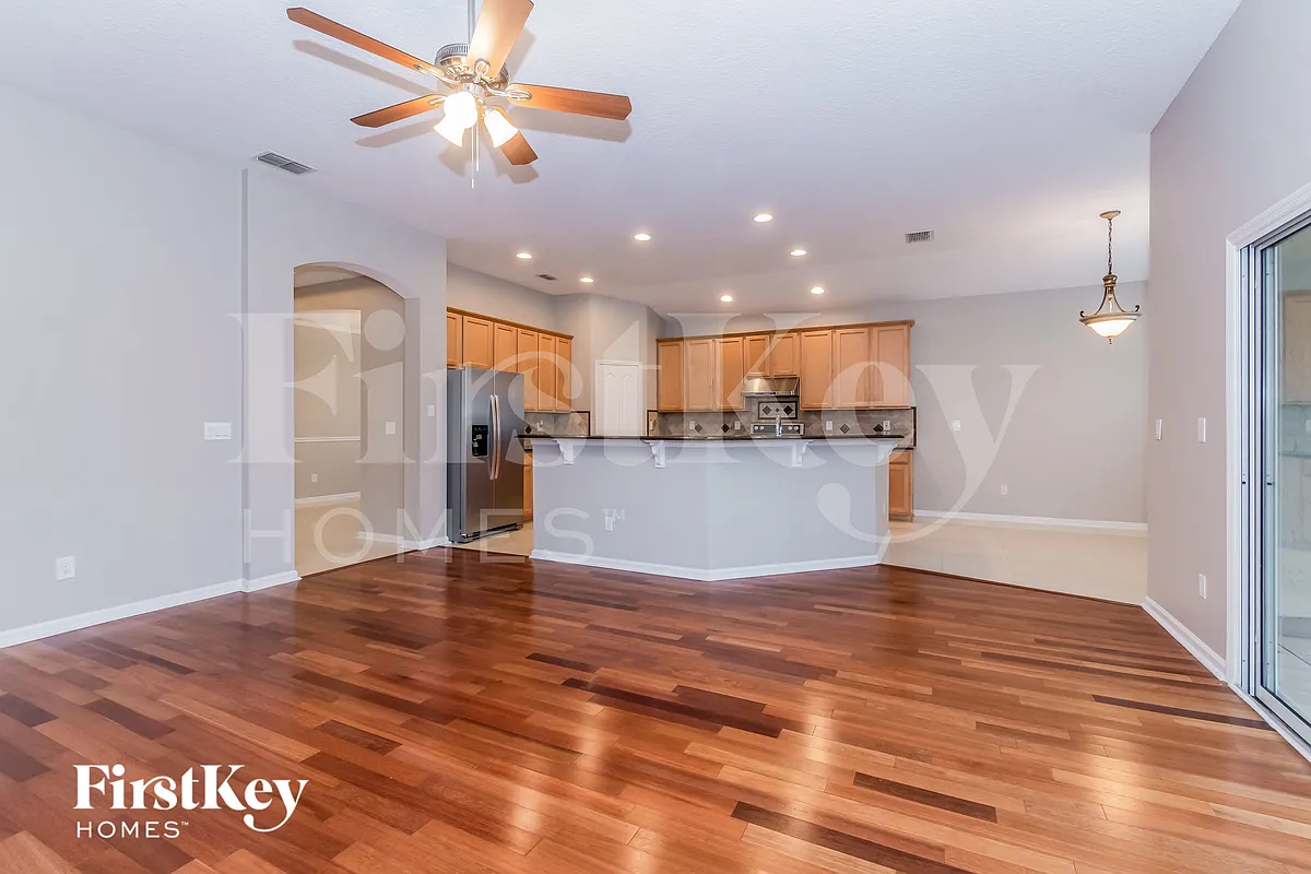 Building Photo - 2970 Thorncrest Dr