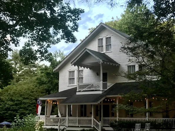 (undisclosed Address), Flat Rock, NC 28731