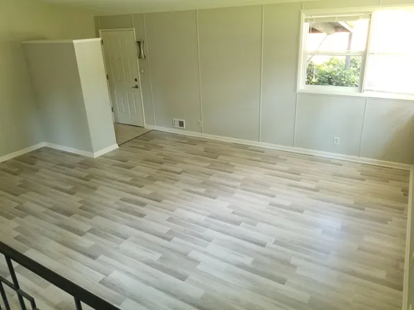 1098 Lynmoor Dr, Atlanta, GA 30319