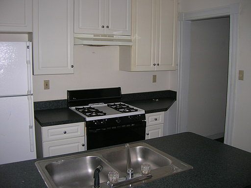 2nd image of 216 W Main St #B