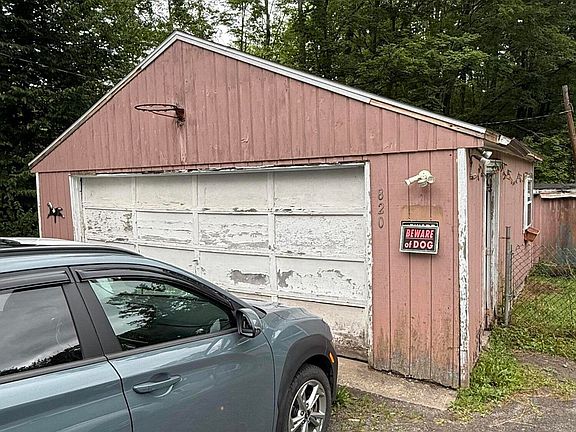 5th image of 820 Lake Henry Rd