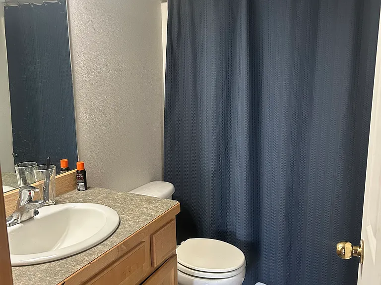 upstairs full bathroom