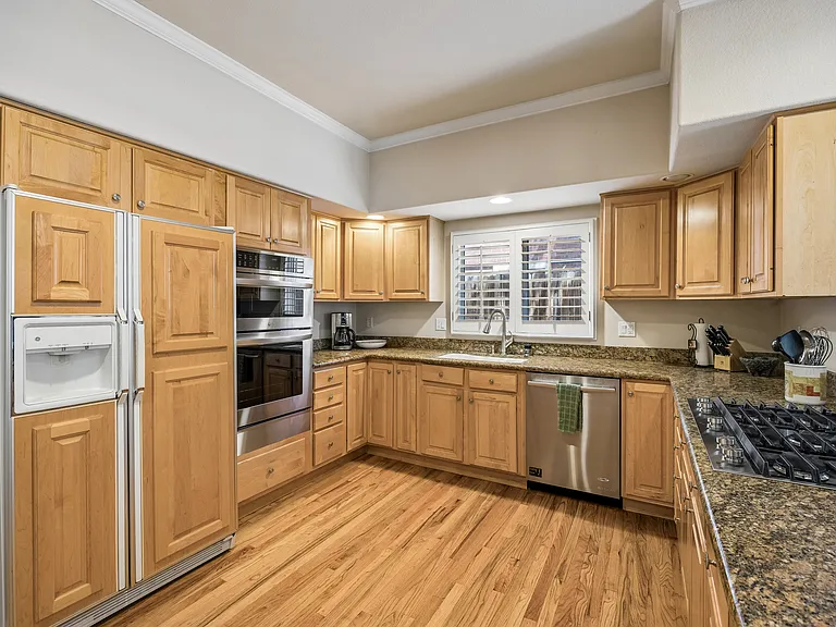 Kitchen, second angle