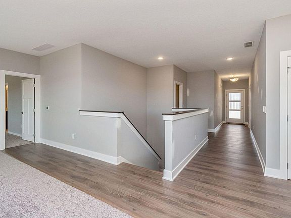2nd image of 1525 Tuscany Dr SE