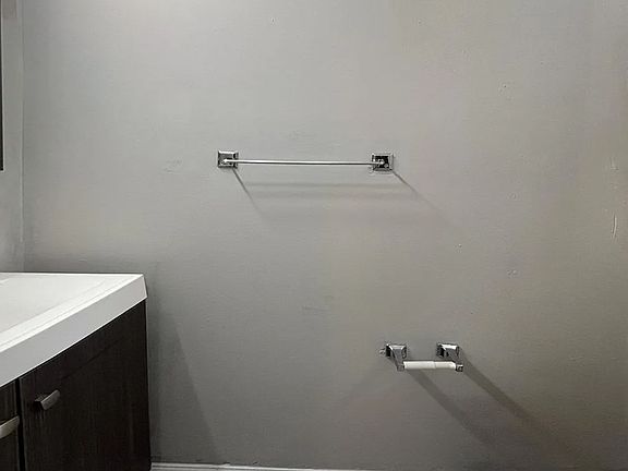 4th image of 5515 Ludlow St