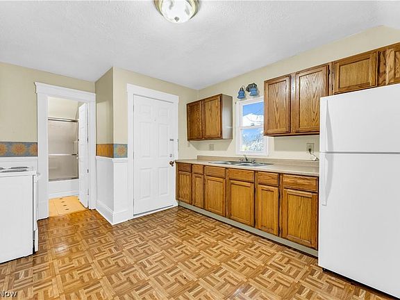 5th image of 4125 Bucyrus Ave