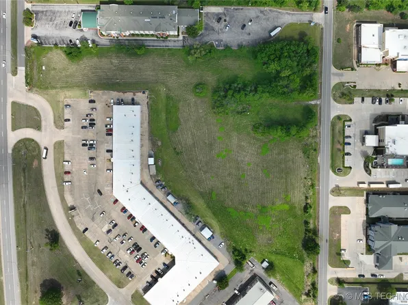 W Shawnee Byp, Muskogee, OK 74401