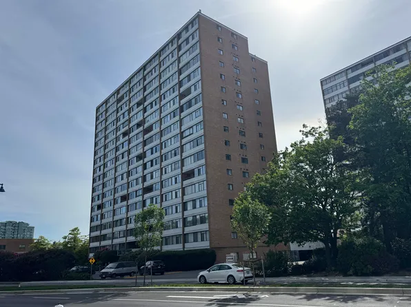 6651 Minoru Blvd #303, Richmond, BC V6Y 1Z2