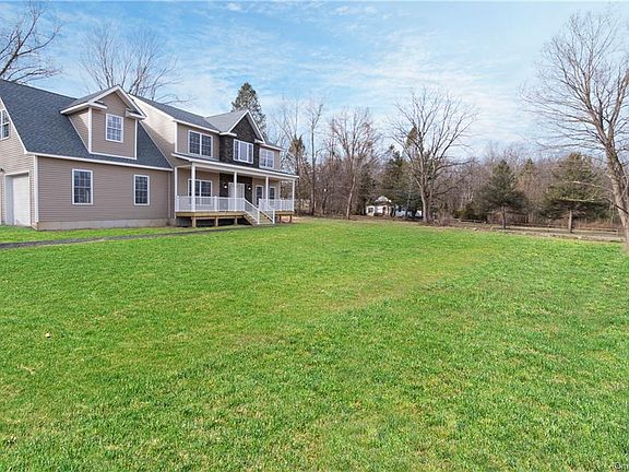 2nd image of 2 Orchard View Dr