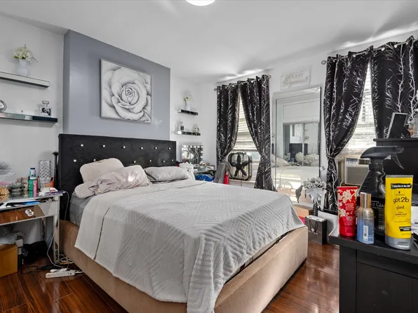 285 Lincoln Avenue image 8 of 36