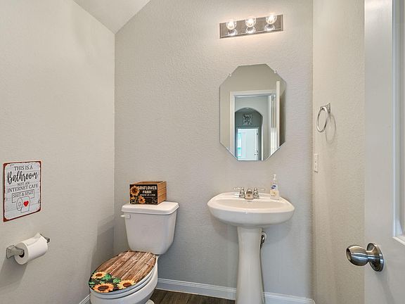5th image of 4706 Los Pines Way