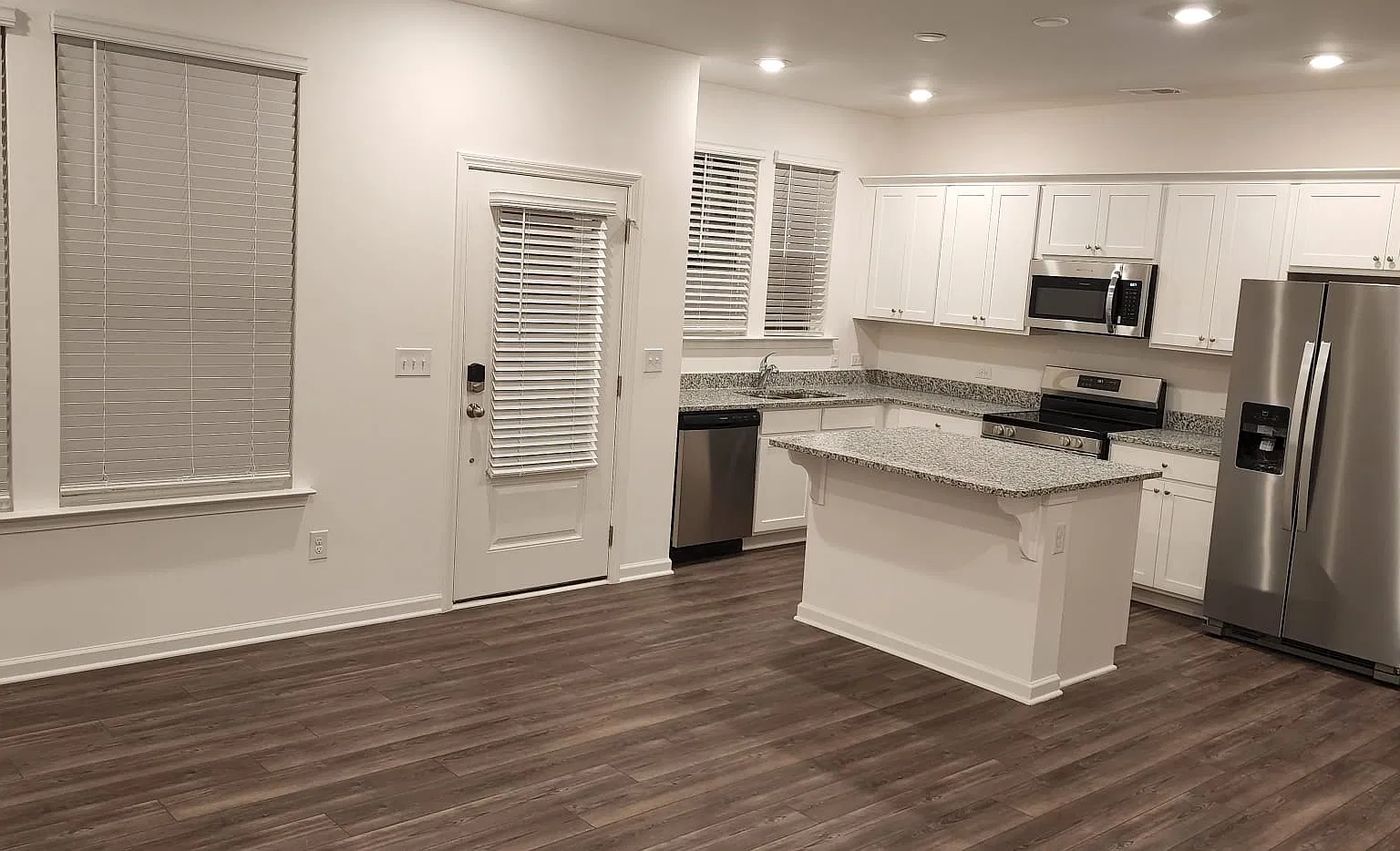 3 bed, 2.5 bath, 1455 sqft, $1,850 — Photo 3