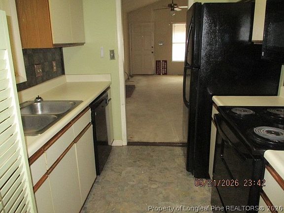 12th image of 128 Villa Dr