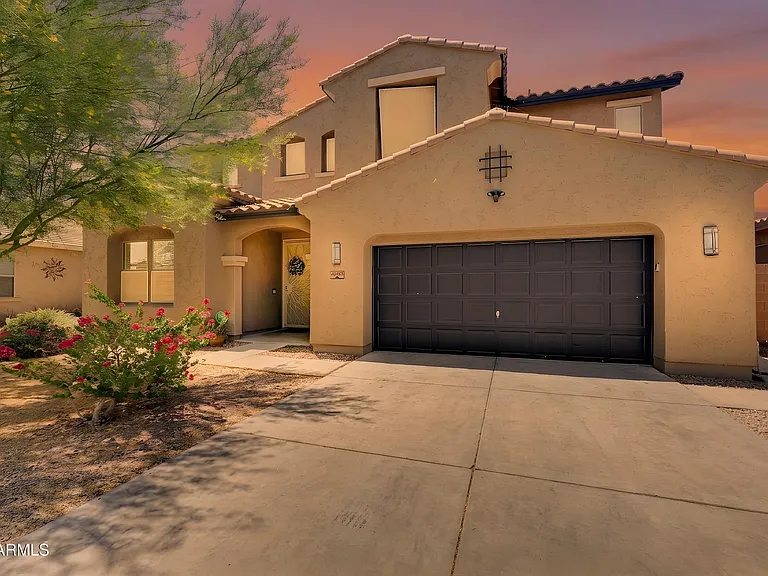 40893 W Bedford Dr — Photo 2