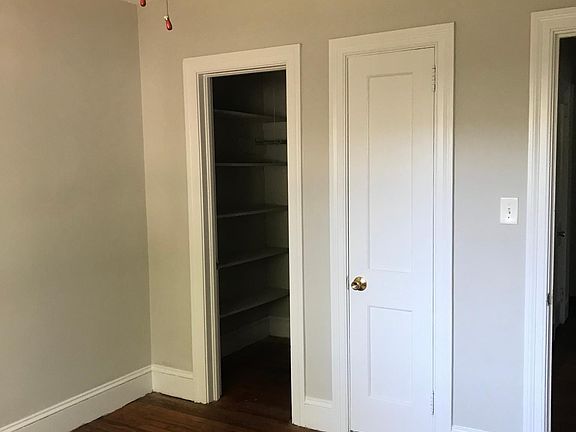 4th image of 225 N Mayo St #8