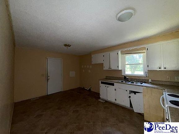 5th image of 2398 Hotel St