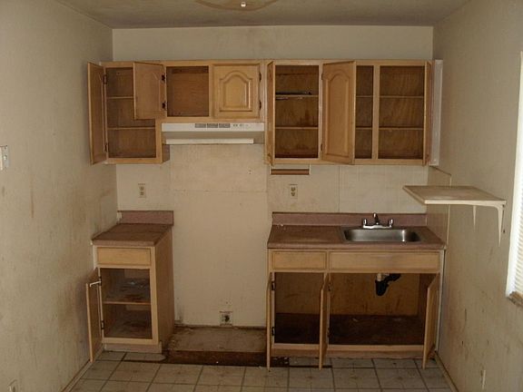 4th image of 2950 E ATLANTA Avenue