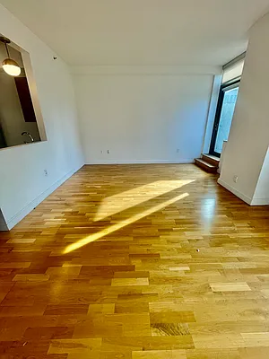 Rented by Cushman & Wakefield (Management) | media 250