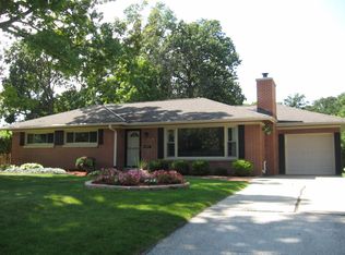 1315 S 124th St, Brookfield, WI 53005