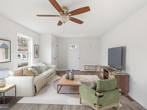 4th image of 513 New St