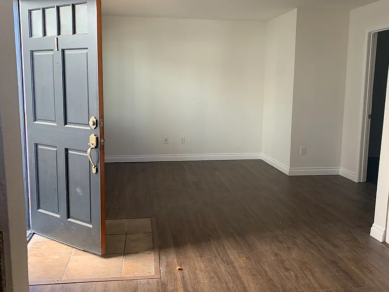 Cascadia Apartments — Photo 25