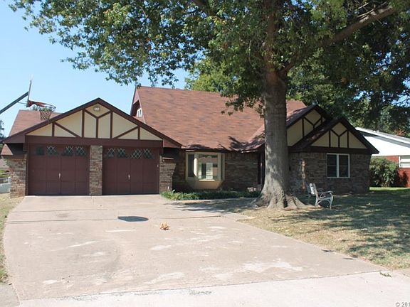 4th image of 1525 Red Bud Ln