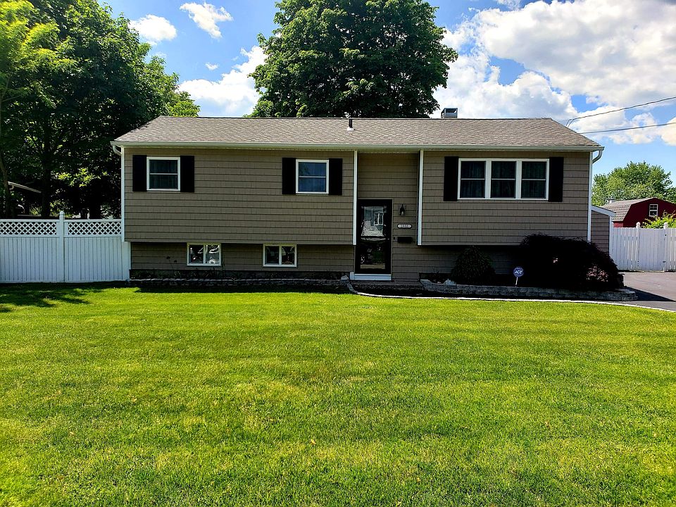 1st image of 2802 Heather Ave