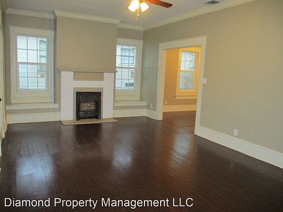 3rd image of 2306 Thornhill Ave