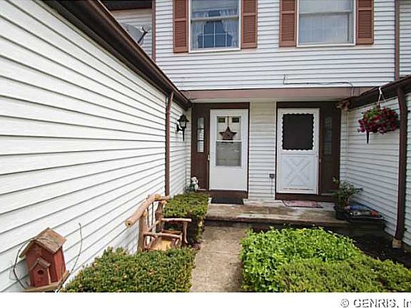 2nd image of 3258 Sherwood Dr