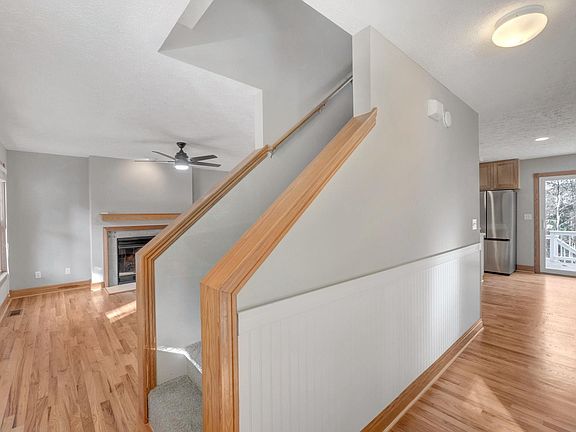 4th image of 42 Marwood Dr