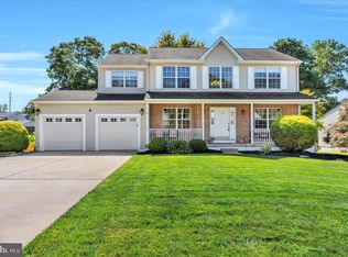 8 W Annapolis Dr, Sicklerville, NJ 08081
