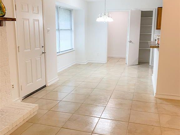3rd image of 1408 Legget St