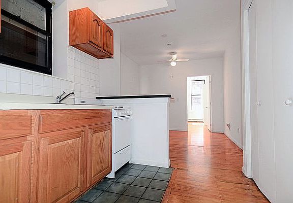 5th image of 122 Allen St APT 9