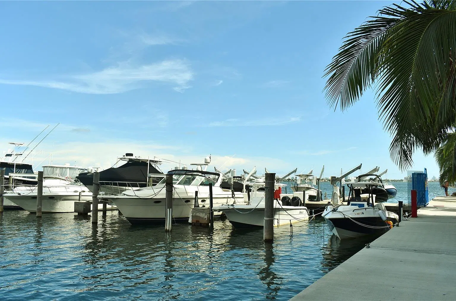 E Treasure Dr, Miami Beach — Photo 3