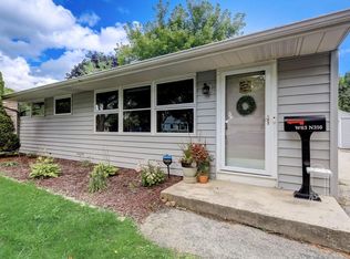 W63N316 Hillcrest Ave, Cedarburg, WI 53012