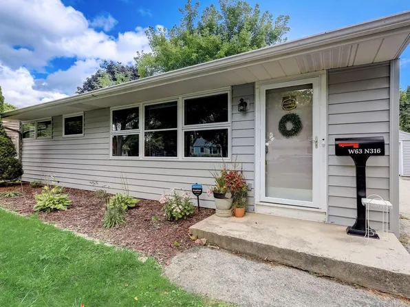 W63N316 Hillcrest AVENUE, Cedarburg, WI 53012