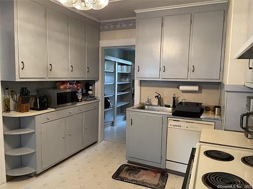 4th image of 370 West St #1