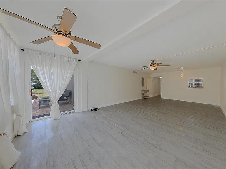 10215 Regal Dr #4 — Photo 18