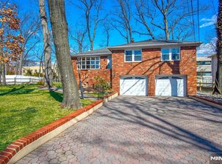 53 Dillingham Pl, Englewood Cliffs, NJ 07632