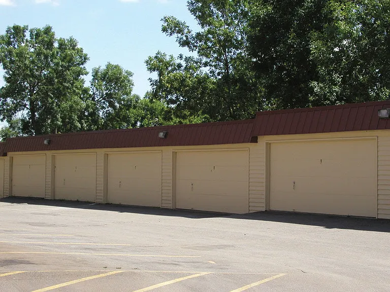 Lamplighter Village Apartments — Photo 10