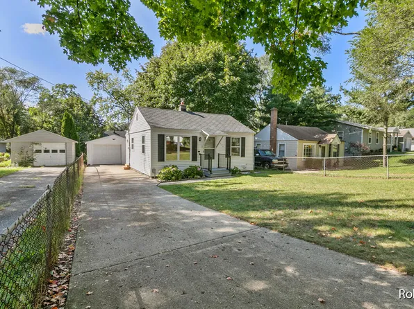 1717 Hanchett Ave NW, Grand Rapids, MI 49504