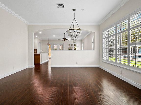 5th image of 4404 Mariners Cove Dr