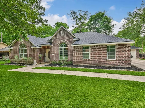 1010 Garrett Dr, Magnolia, TX 77354