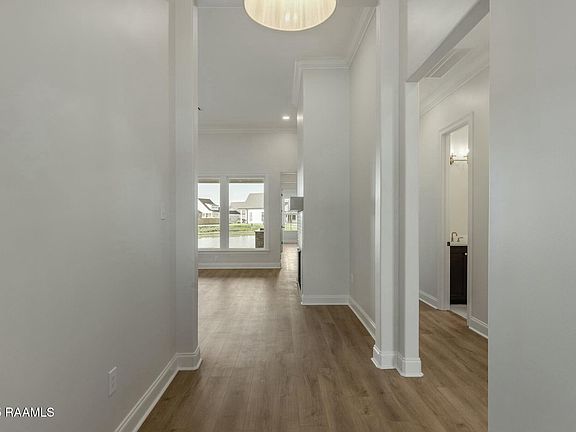 4th image of 107 Cape Town Ave