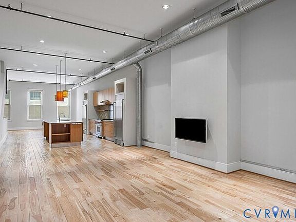 4th image of 105 E Broad St #2B